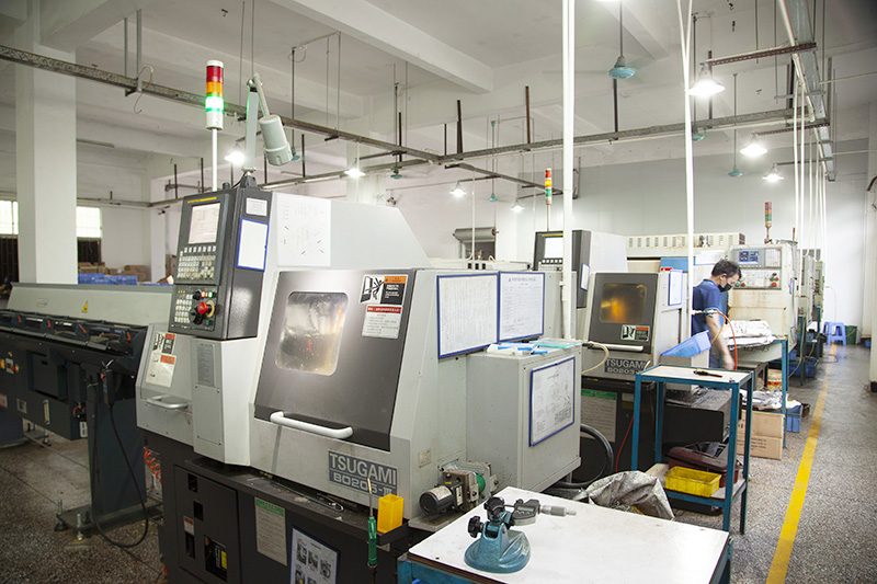 津上五軸車銑復合機